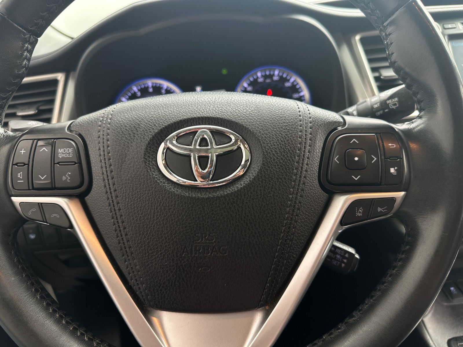 Thumbnail: 2019 Toyota Highlander - 4