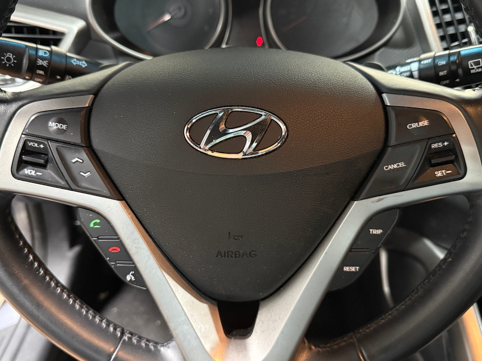Thumbnail: 2016 Hyundai Veloster - 4