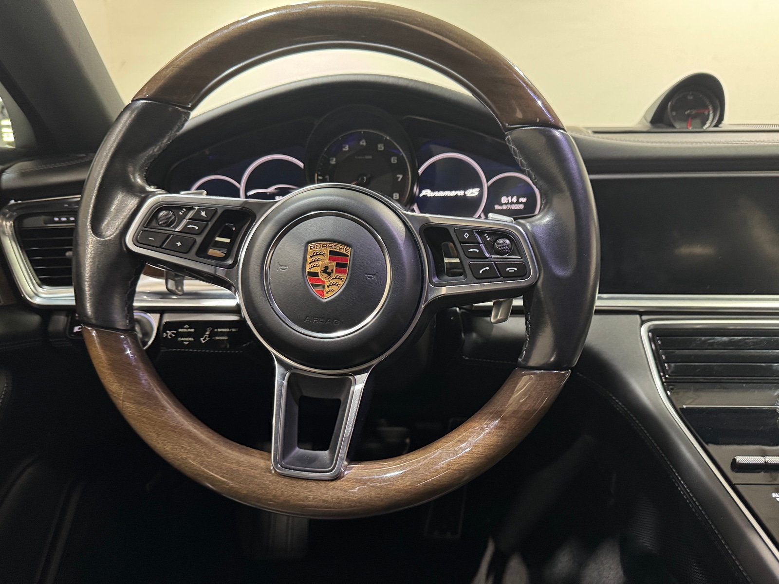Thumbnail: 2017 Porsche Panamera - 5