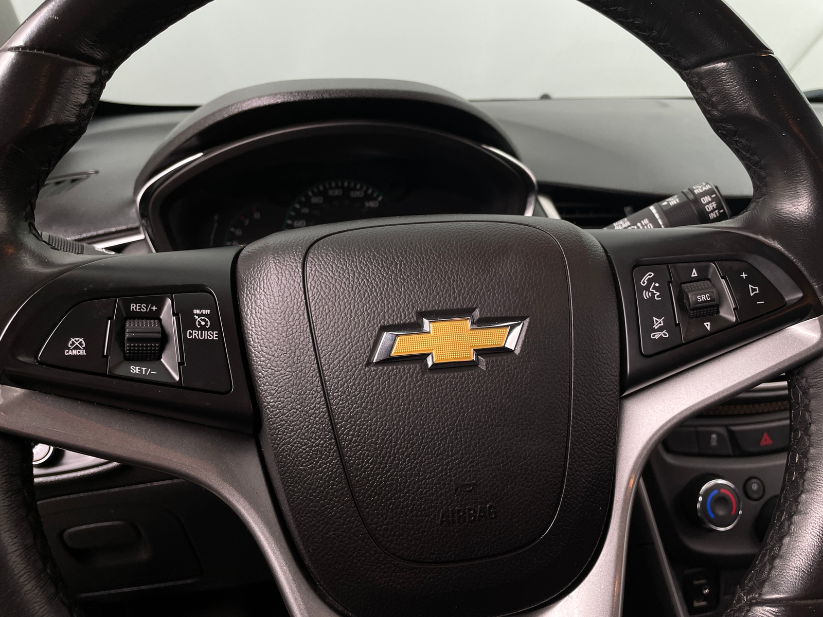 Thumbnail: 2022 Chevrolet Trax - 4
