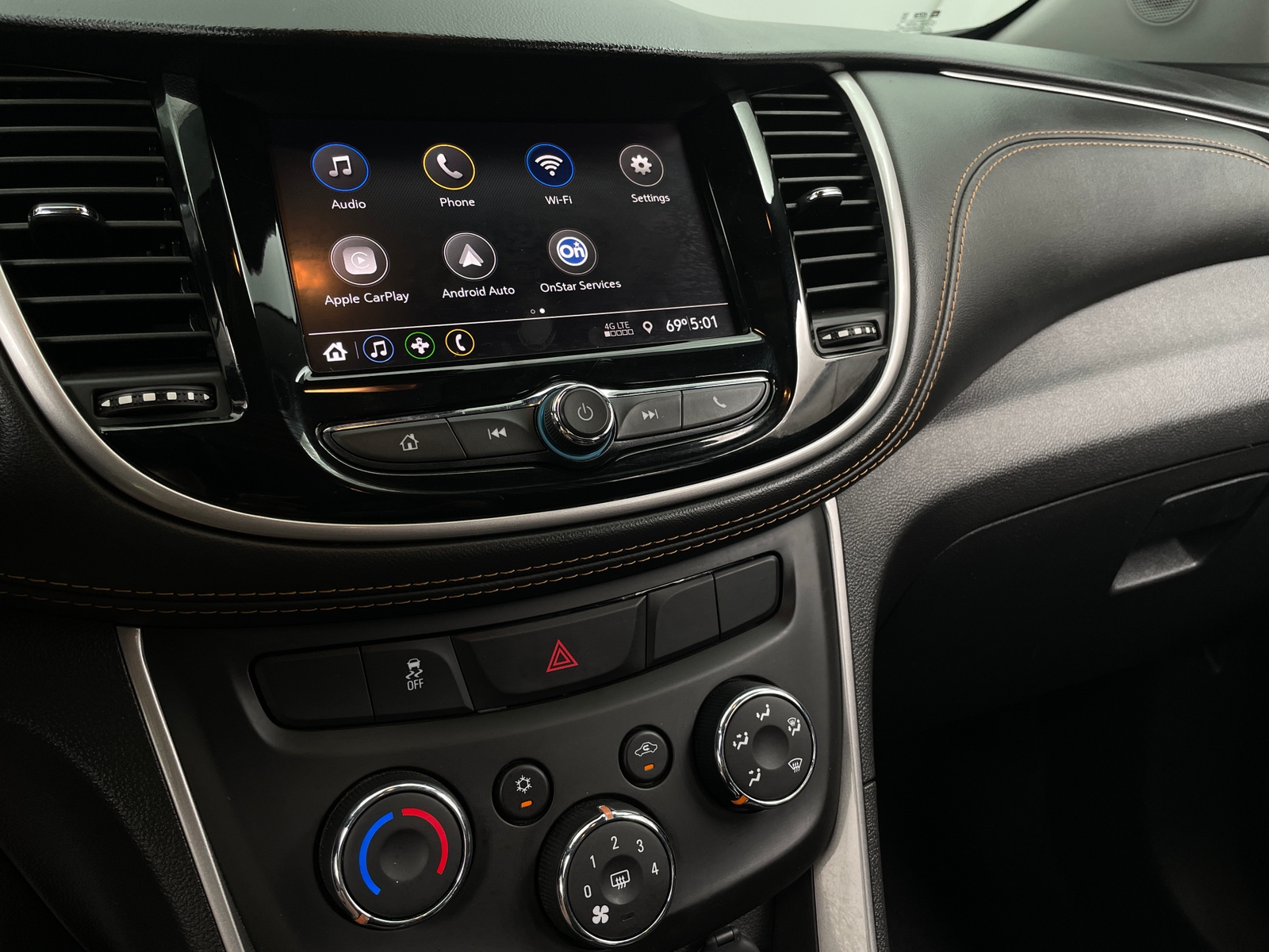 Thumbnail: 2022 Chevrolet Trax - 3