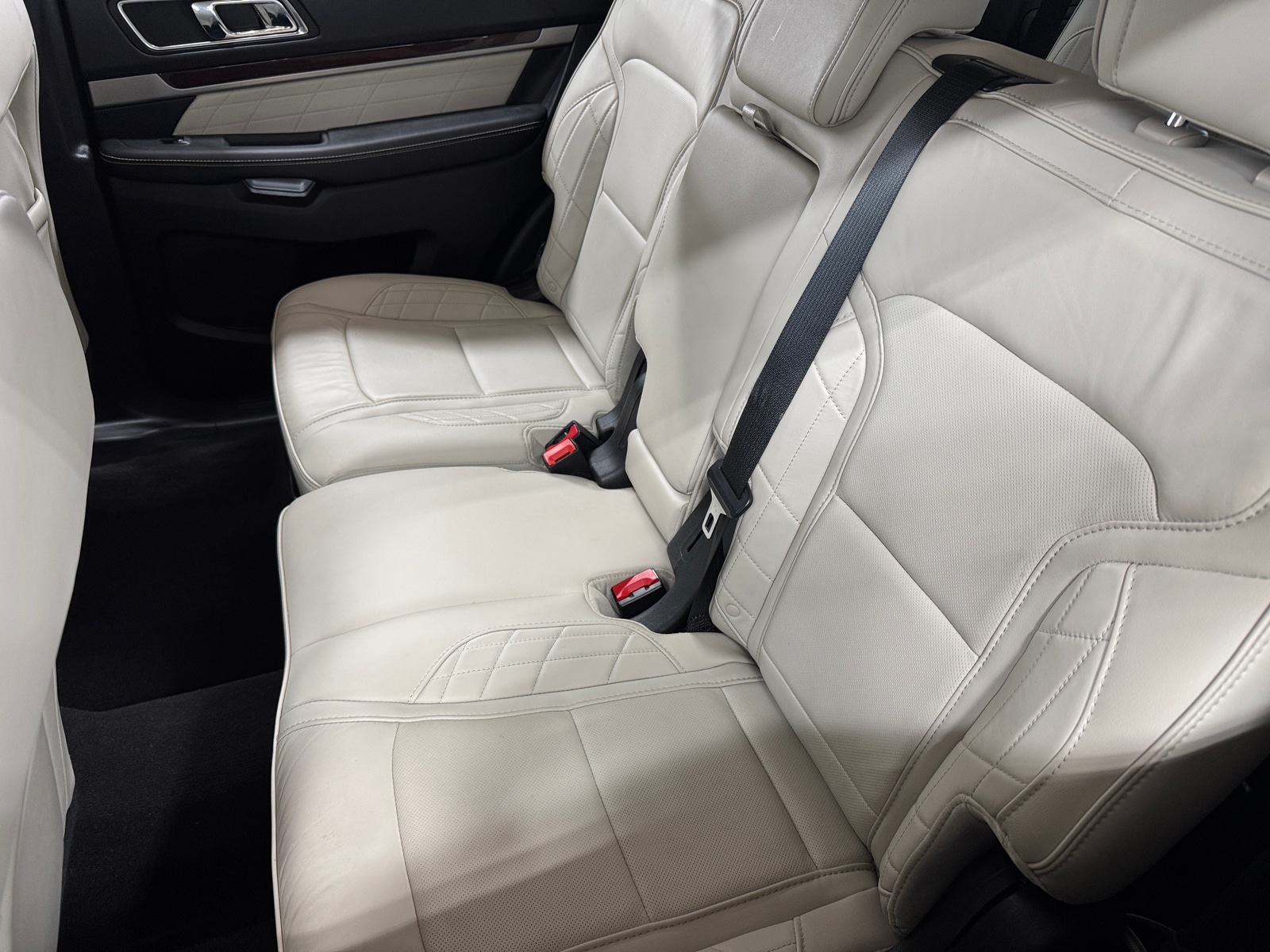 Thumbnail: 2019 Ford Explorer - 5