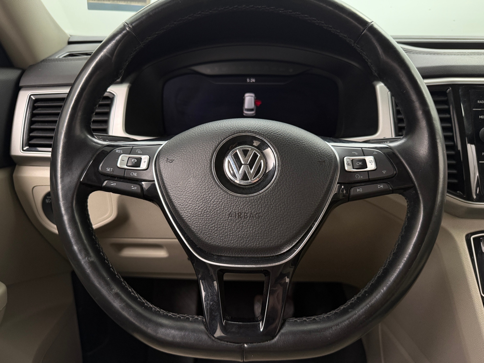 Thumbnail: 2018 Volkswagen Atlas - 4