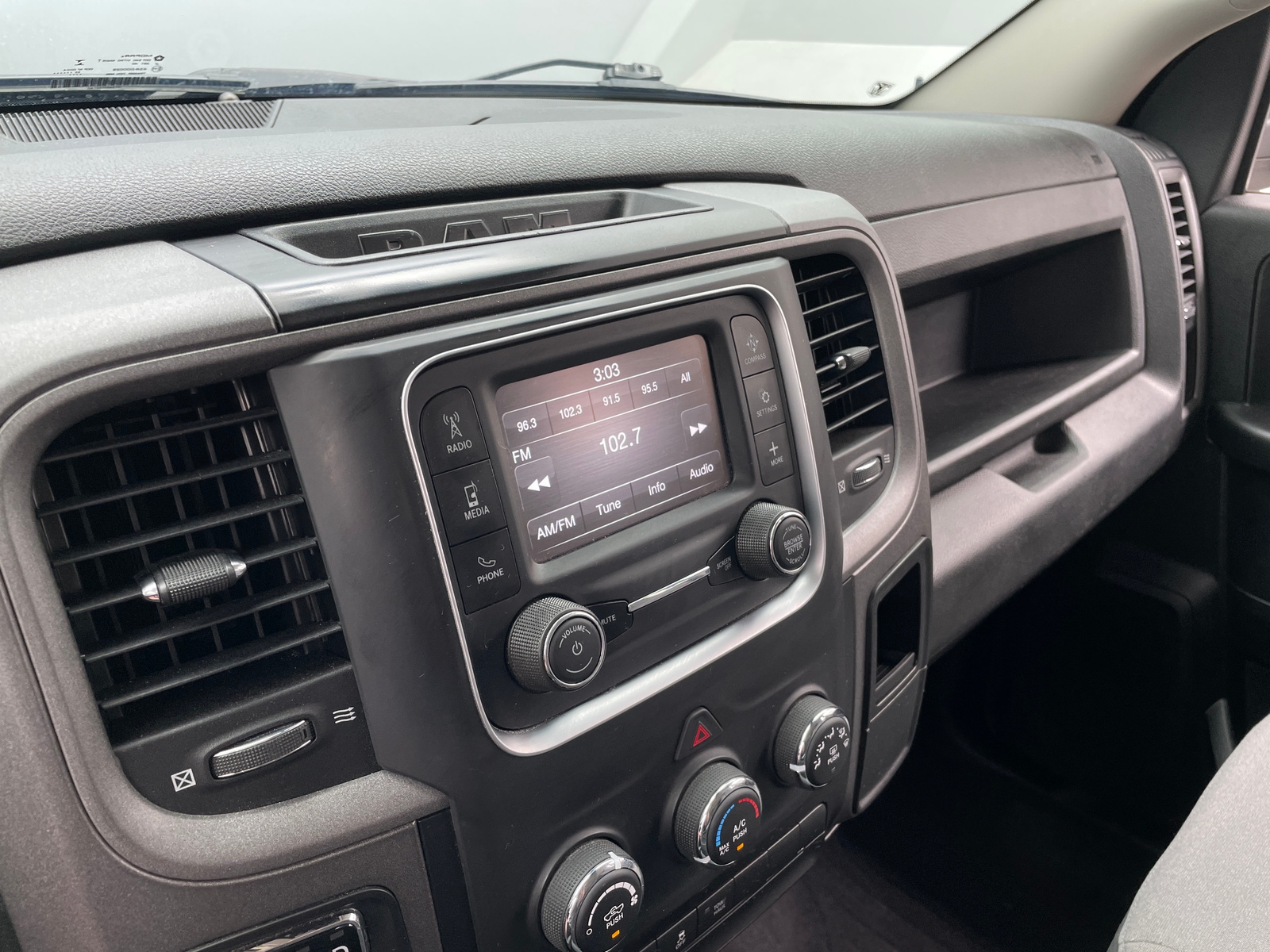 Thumbnail: 2022 RAM 1500 Classic - 4