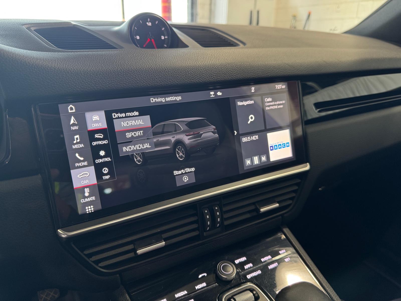 Thumbnail: 2020 Porsche Cayenne - 3