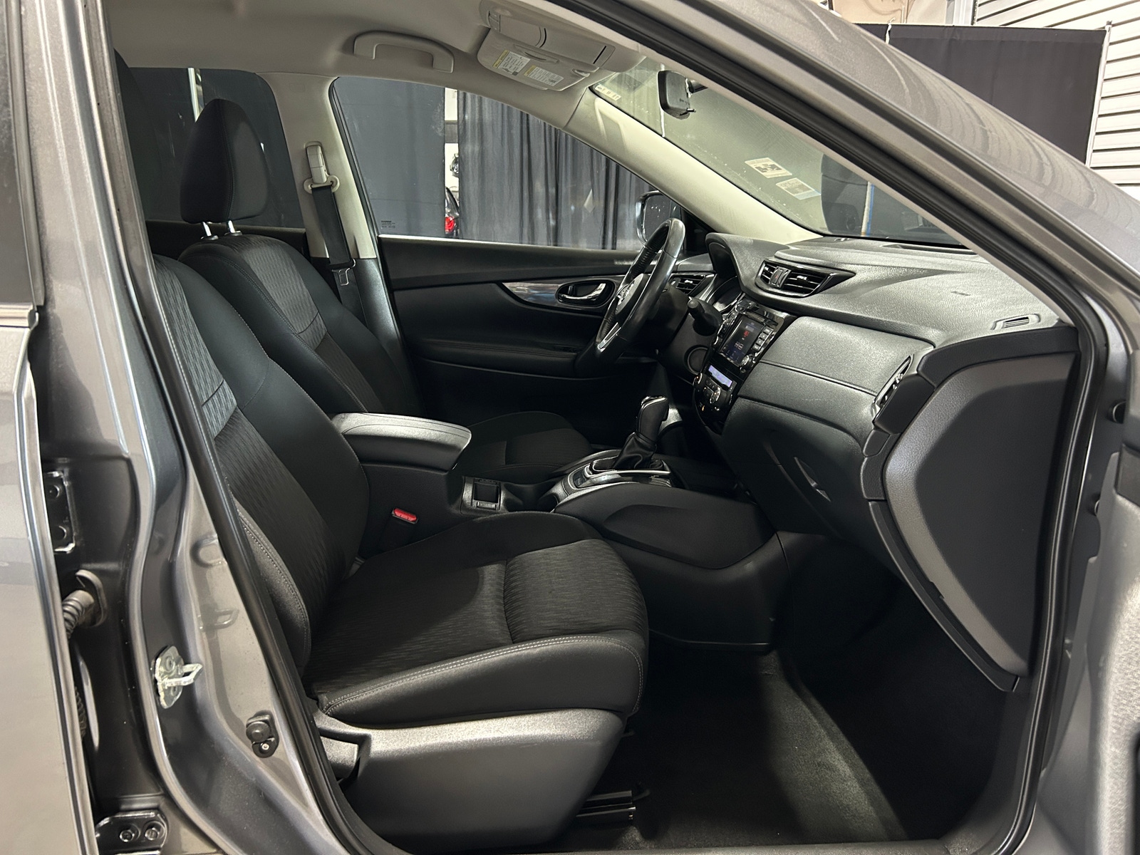 Thumbnail: 2018 Nissan Rogue - 2