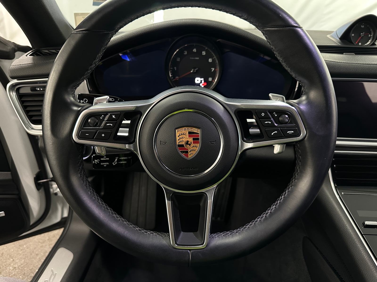 Thumbnail: 2018 Porsche Panamera - 4