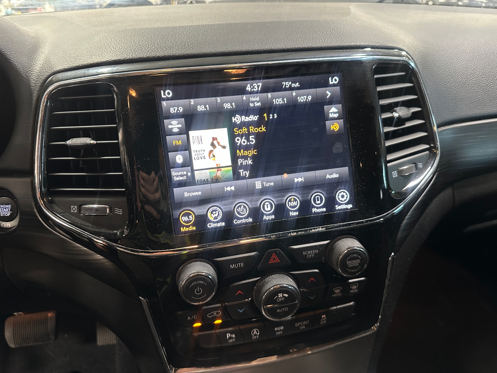 Thumbnail: 2021 Jeep Grand Cherokee - 3