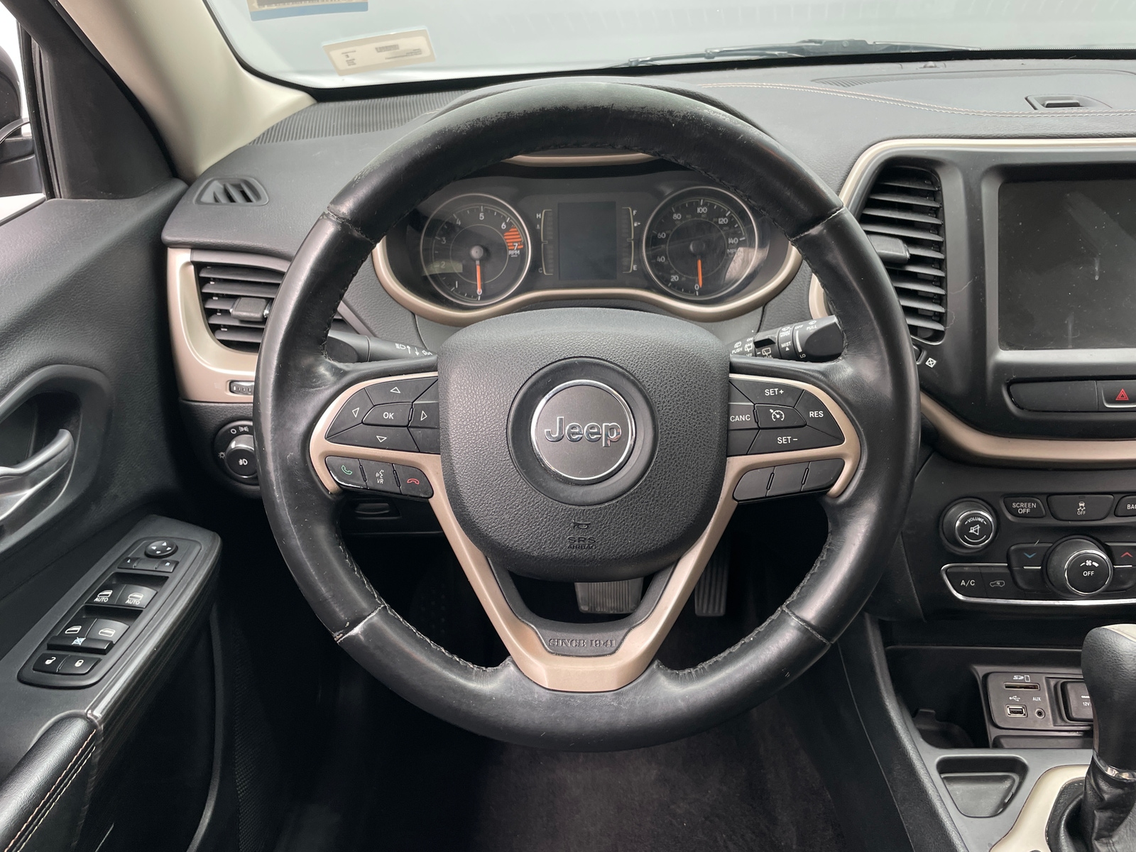 Thumbnail: 2016 Jeep Cherokee - 5