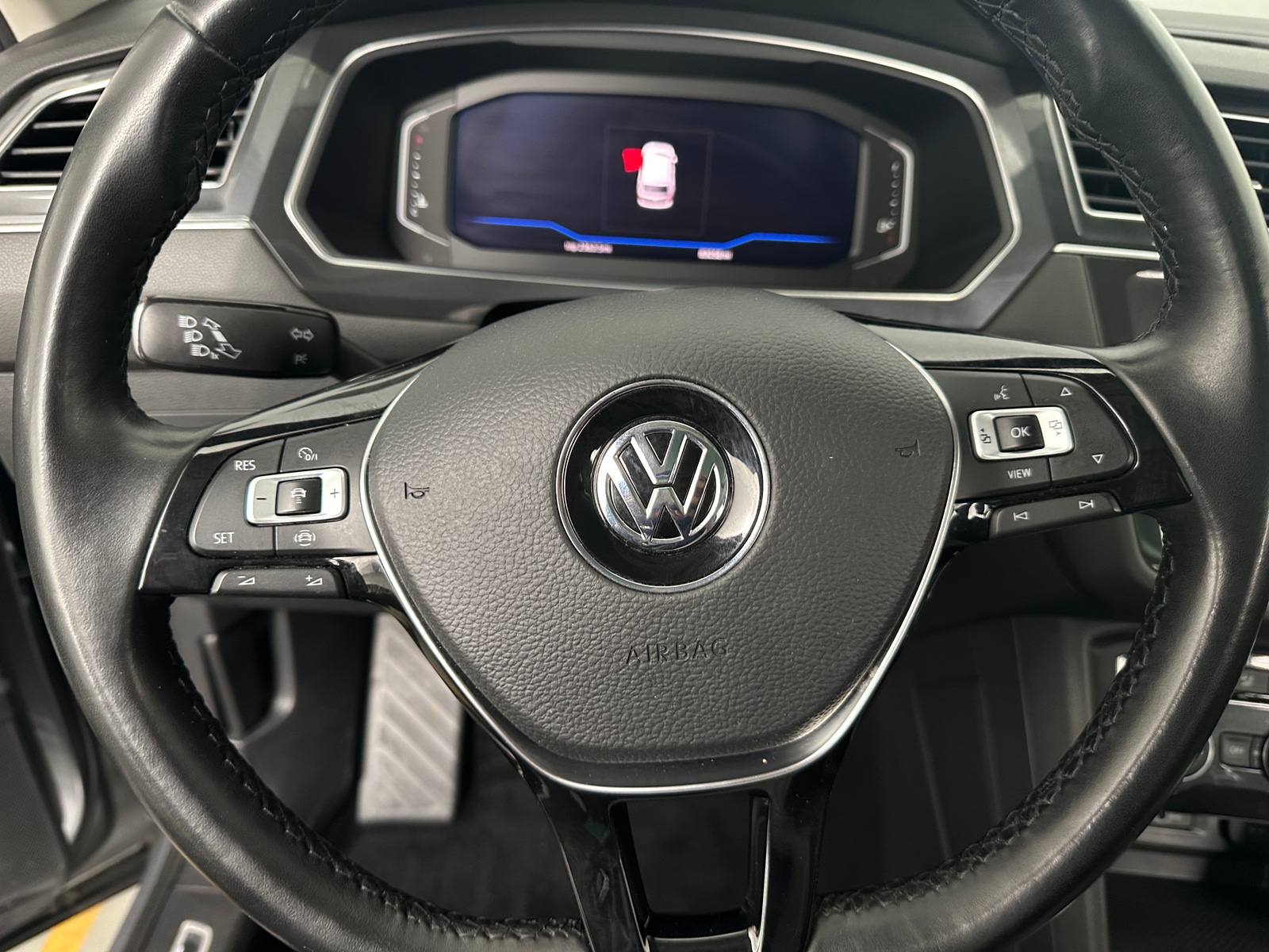Thumbnail: 2019 Volkswagen Tiguan - 4