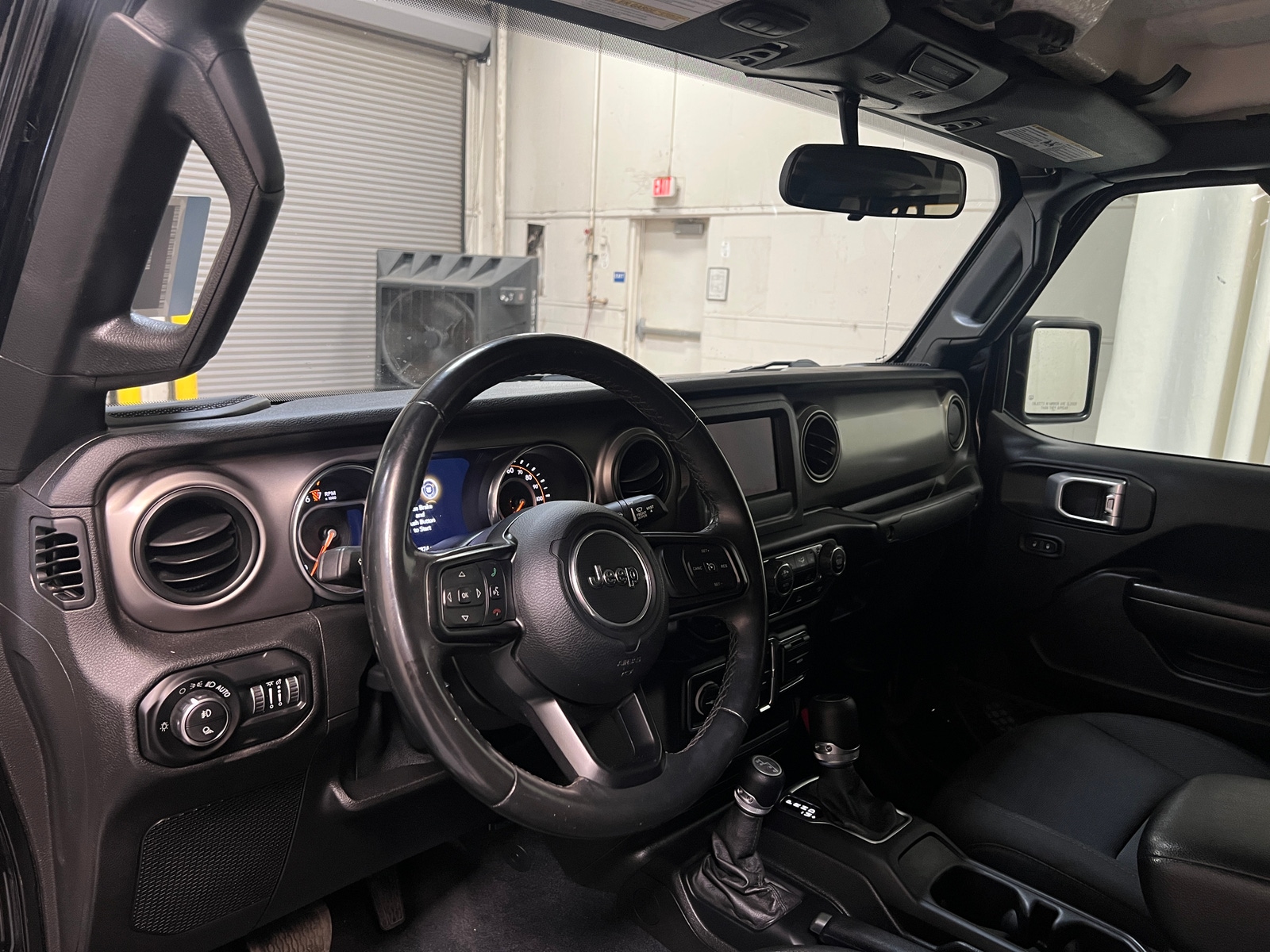 Thumbnail: 2020 Jeep Gladiator - 3