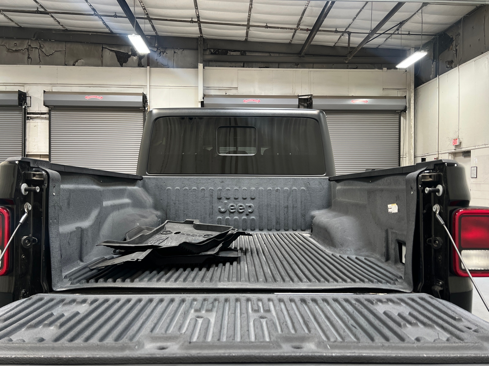 Thumbnail: 2020 Jeep Gladiator - 7