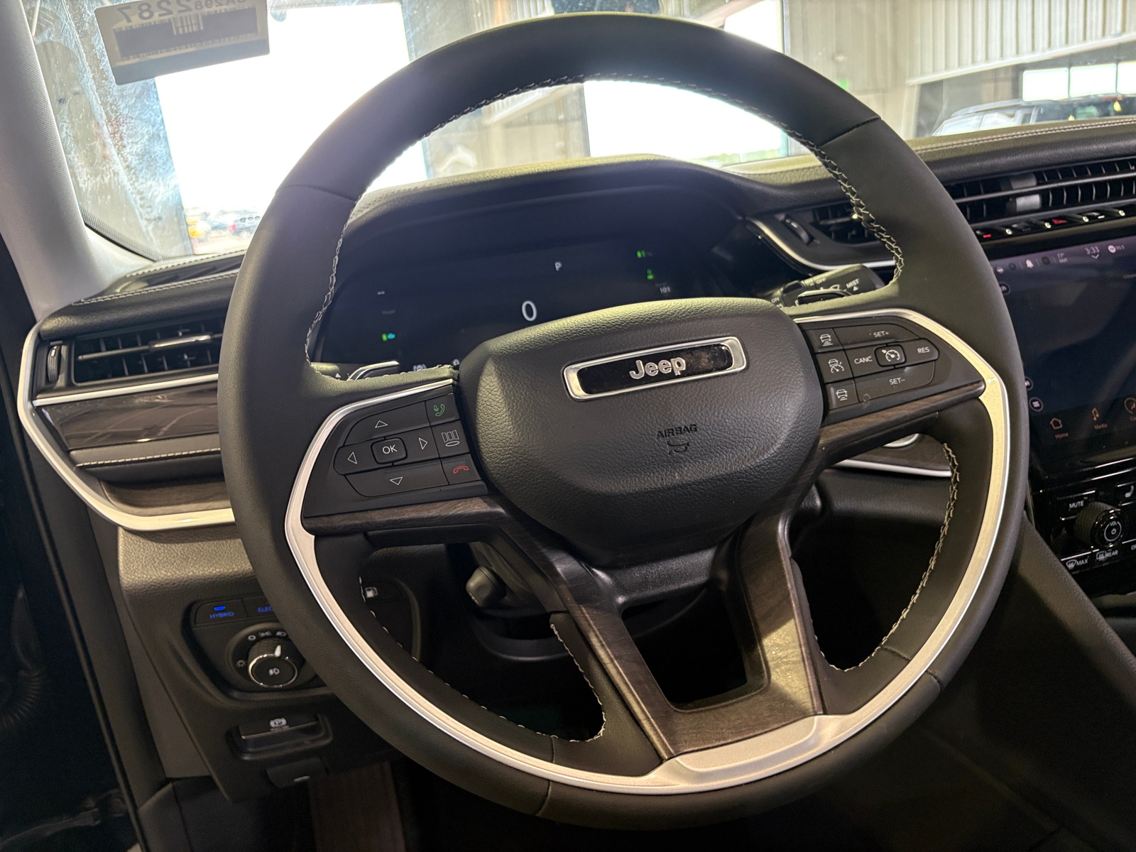 Thumbnail: 2023 Jeep Grand Cherokee - 4