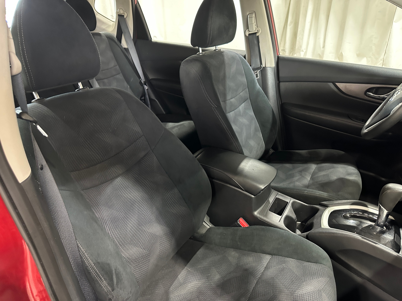 Thumbnail: 2016 Nissan Rogue - 2