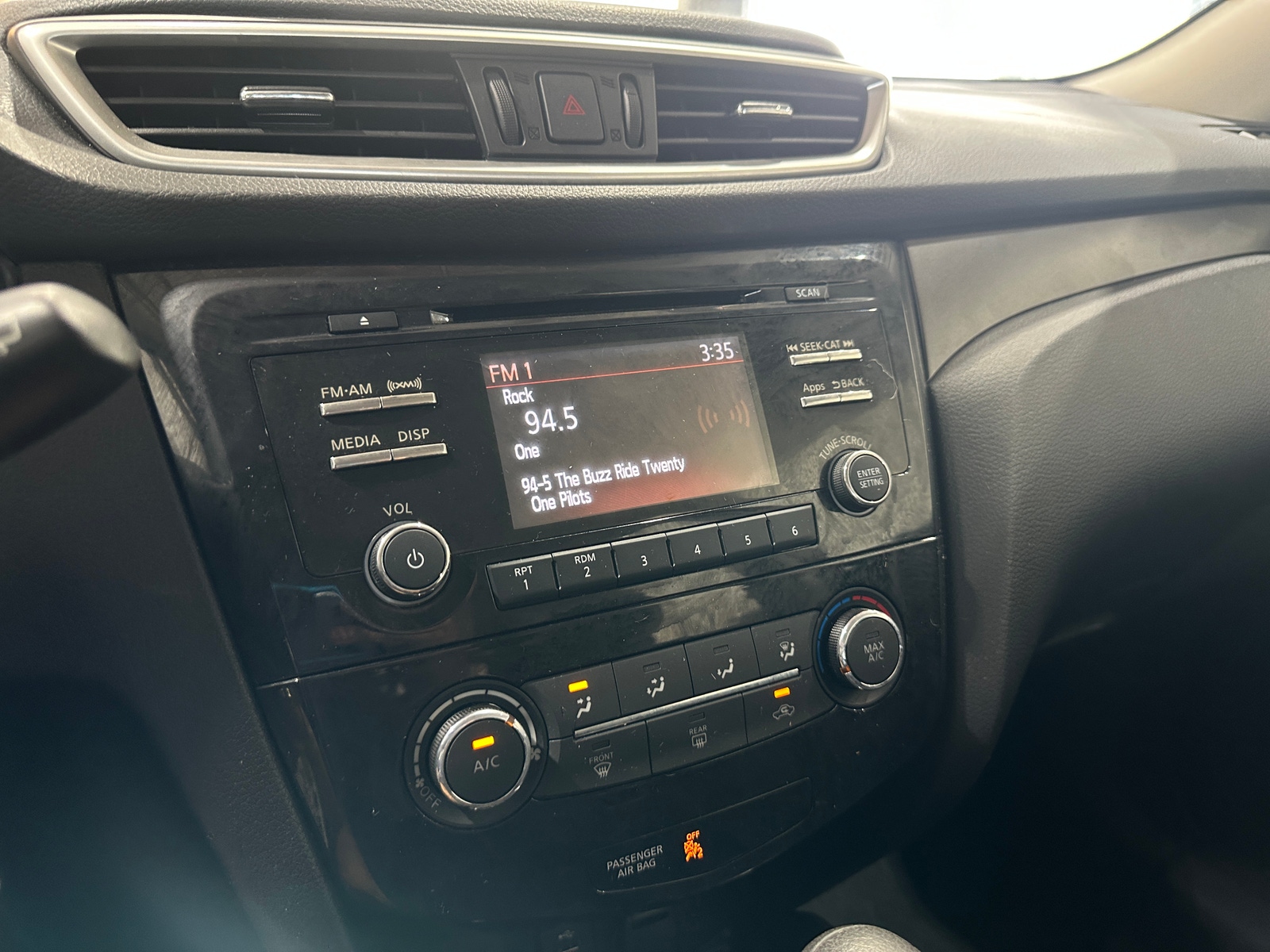 Thumbnail: 2016 Nissan Rogue - 4