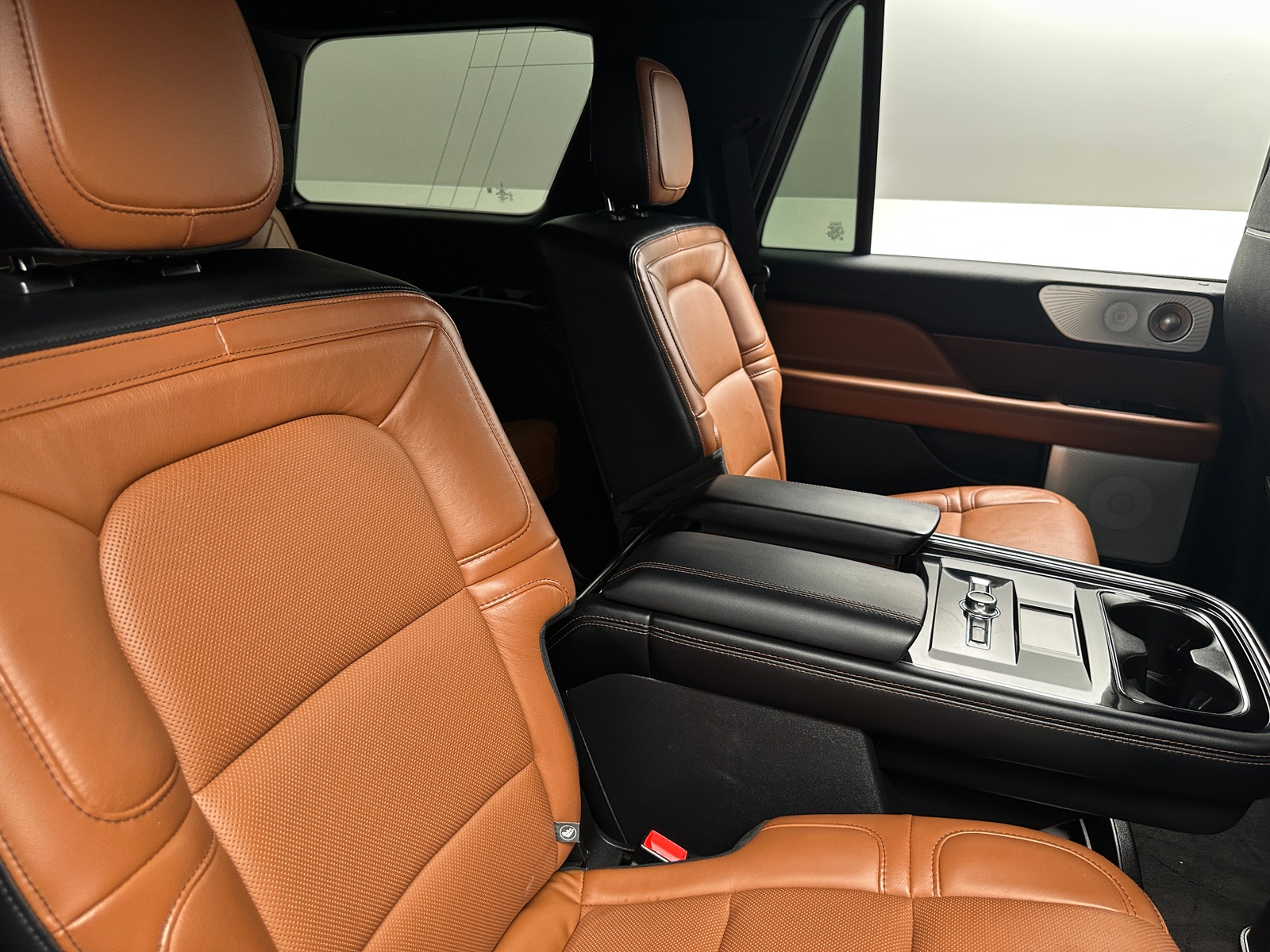 Thumbnail: 2020 Lincoln Navigator - 6