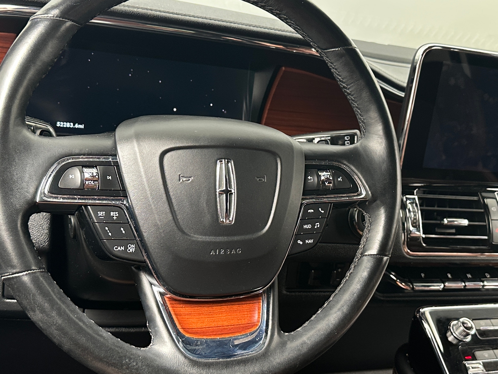 Thumbnail: 2020 Lincoln Navigator - 5
