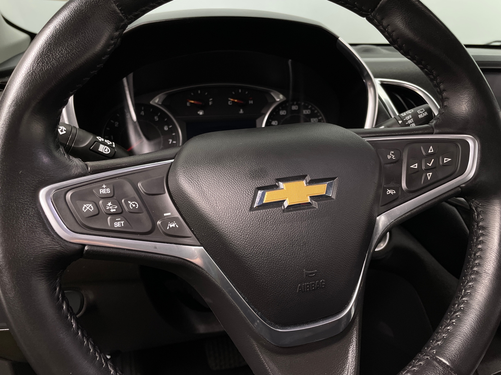 Thumbnail: 2022 Chevrolet Equinox - 5