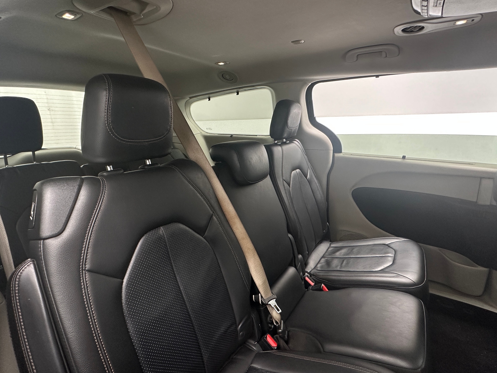 Thumbnail: 2018 Chrysler Pacifica - 5