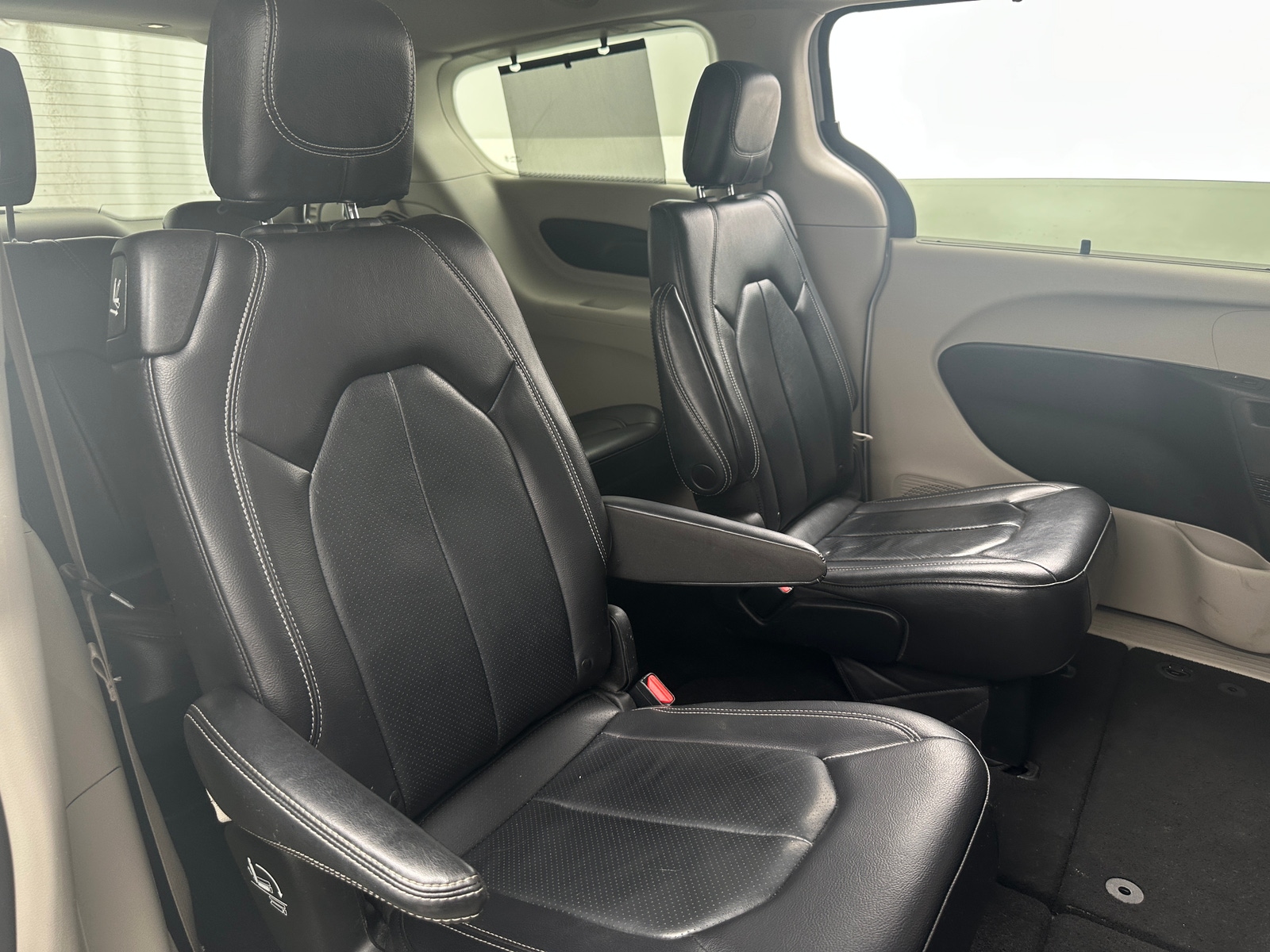Thumbnail: 2022 Chrysler Pacifica - 5