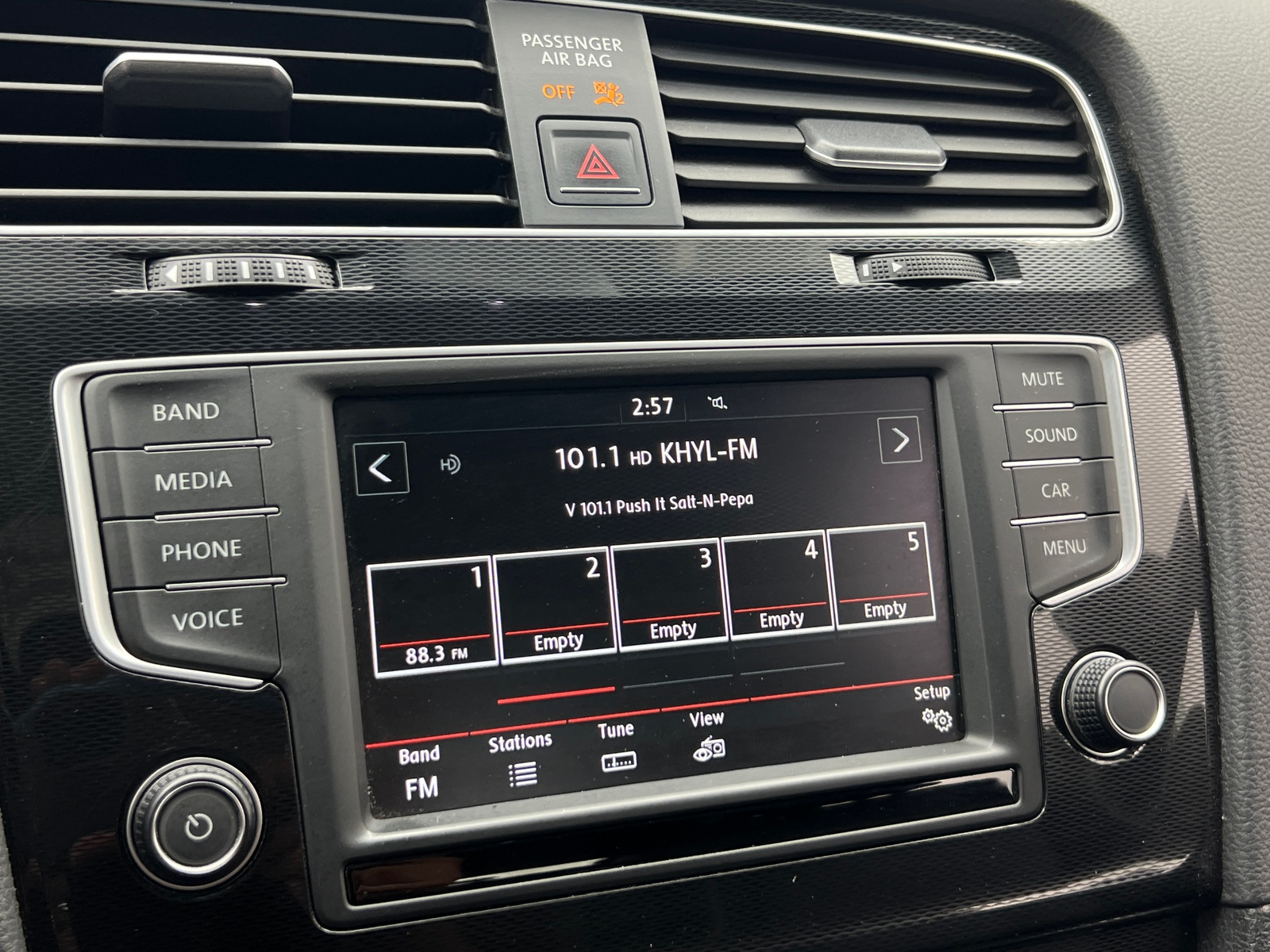 Thumbnail: 2016 Volkswagen Golf - 4