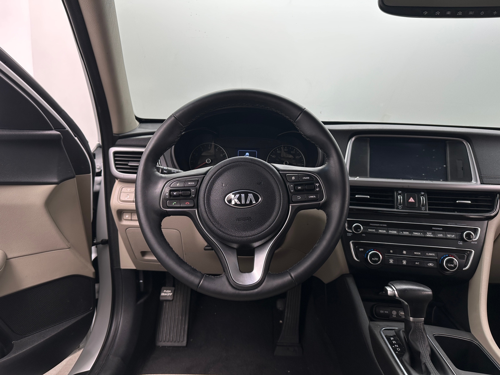 Thumbnail: 2017 Kia Optima - 5