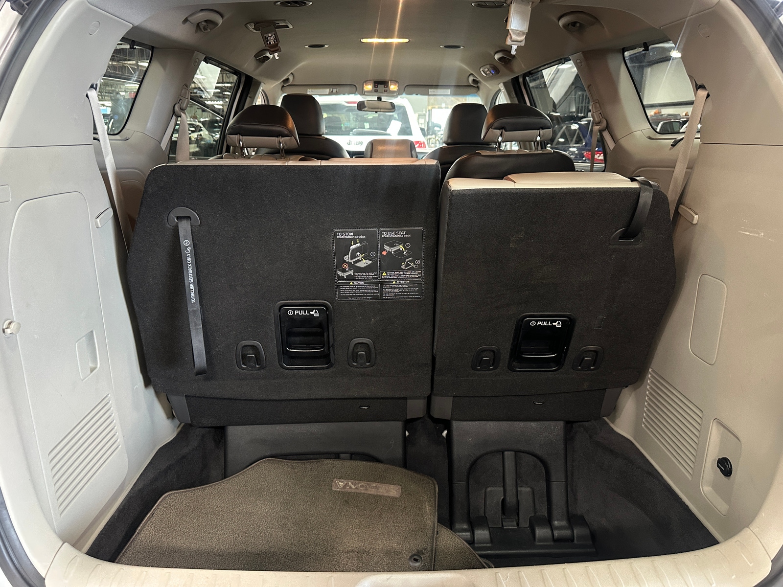 Thumbnail: 2017 Kia Sedona - 6
