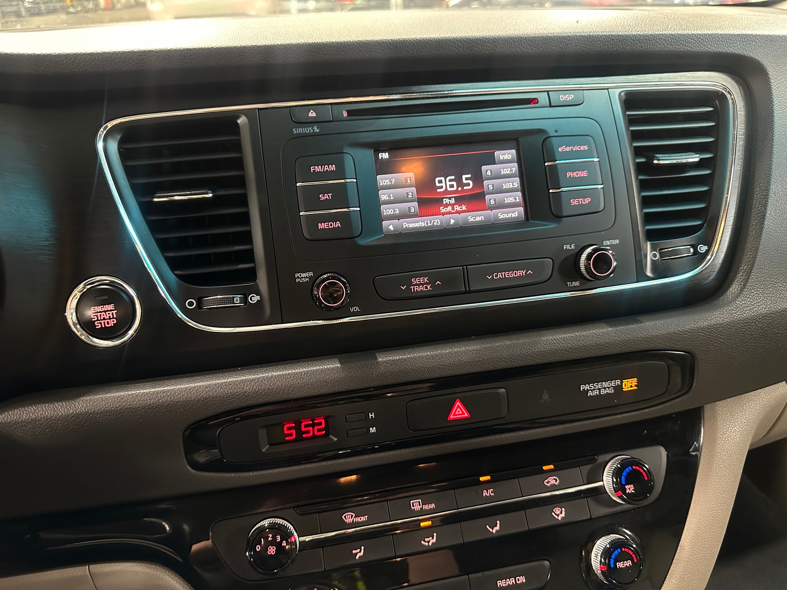 Thumbnail: 2017 Kia Sedona - 3