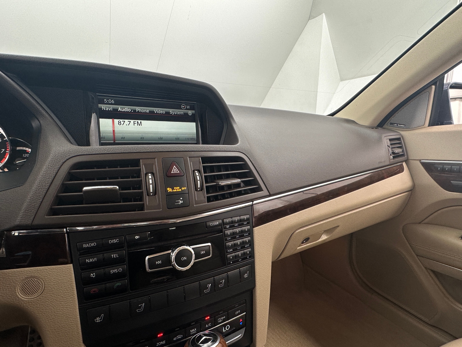 Thumbnail: 2013 Mercedes-Benz E-Class - 3