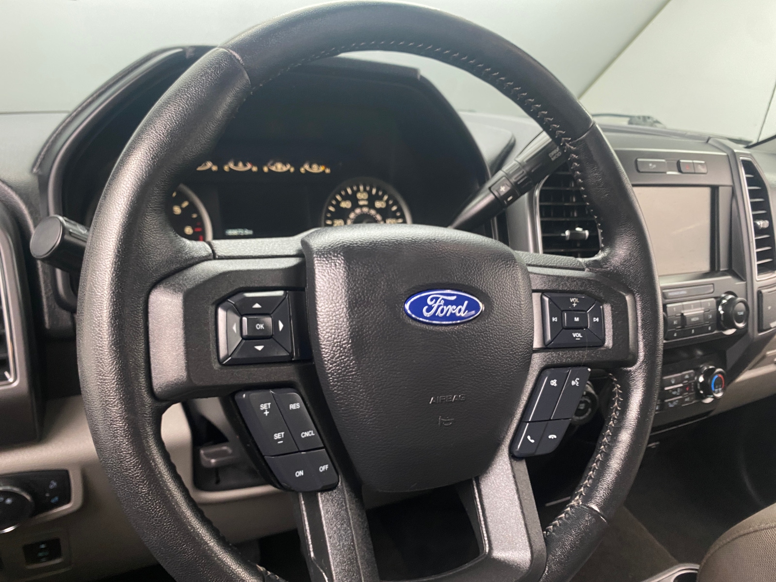 Thumbnail: 2019 Ford Econoline - 5