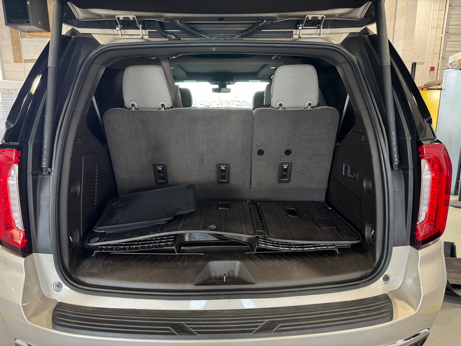 Thumbnail: 2021 GMC Yukon - 6