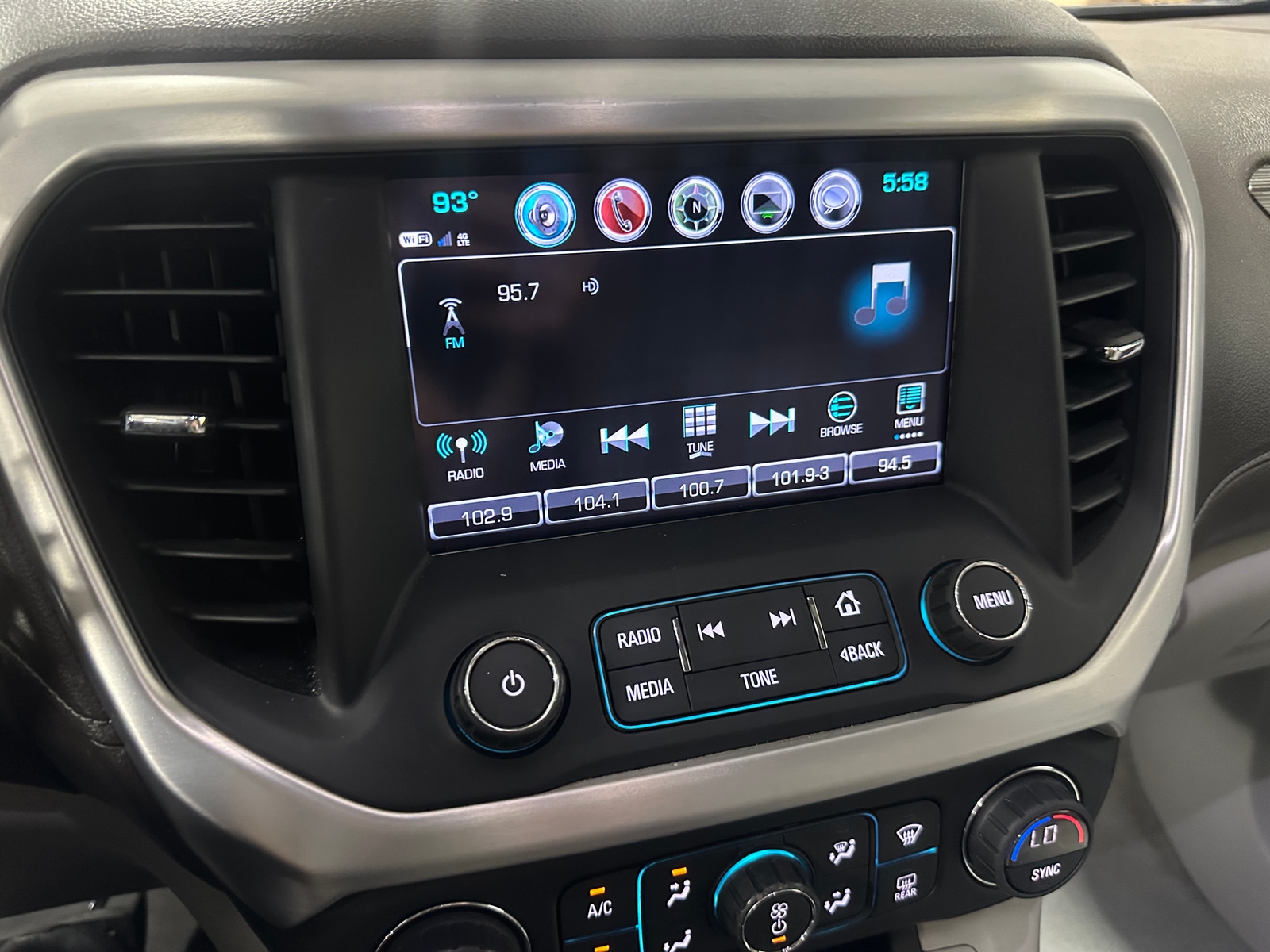 Thumbnail: 2017 GMC Acadia - 4
