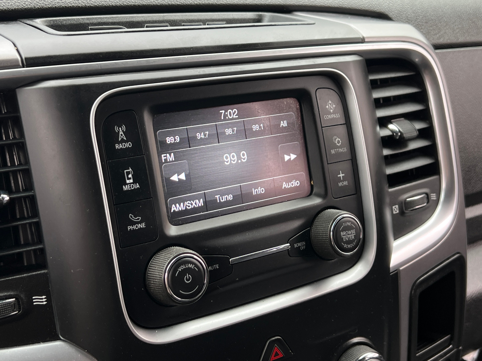 Thumbnail: 2022 RAM 1500 Classic - 4
