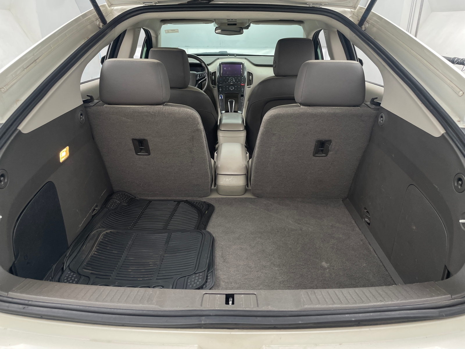 Thumbnail: 2013 Chevrolet Volt - 6