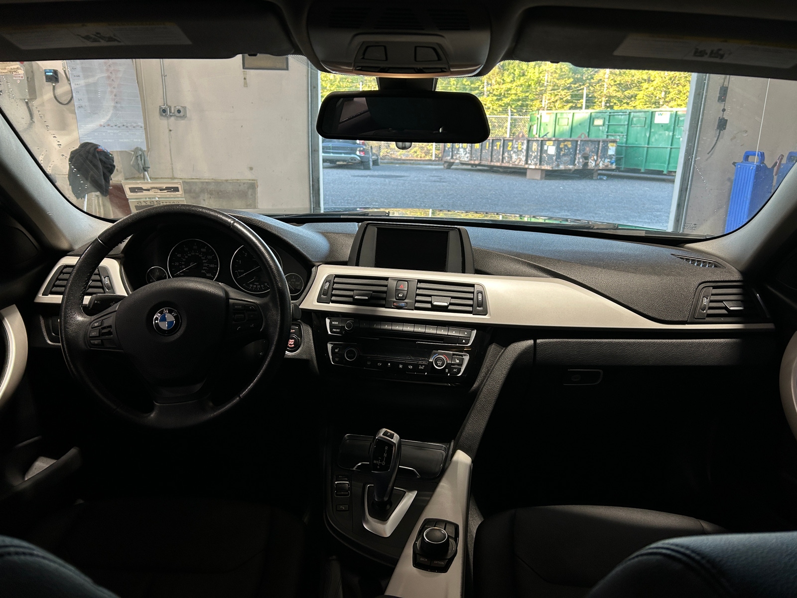 Thumbnail: 2017 BMW 3 Series - 2