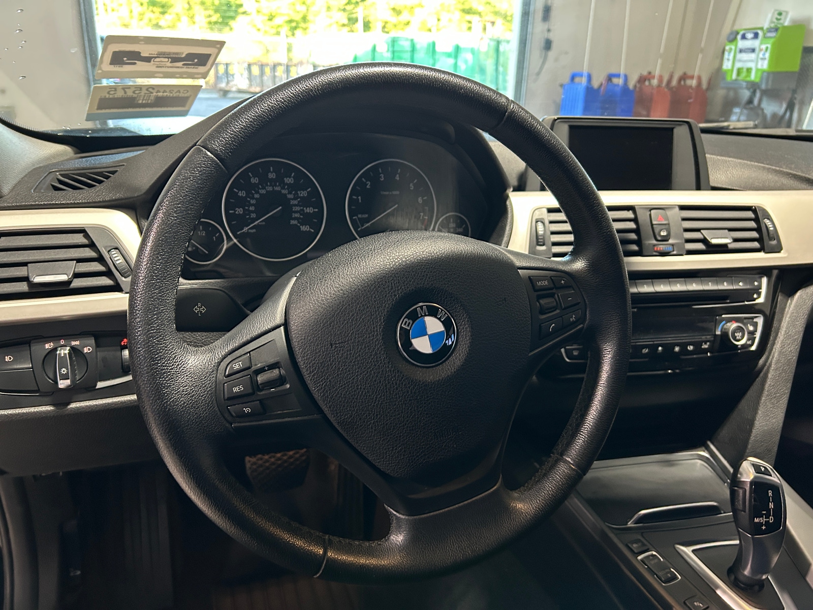 Thumbnail: 2017 BMW 3 Series - 4