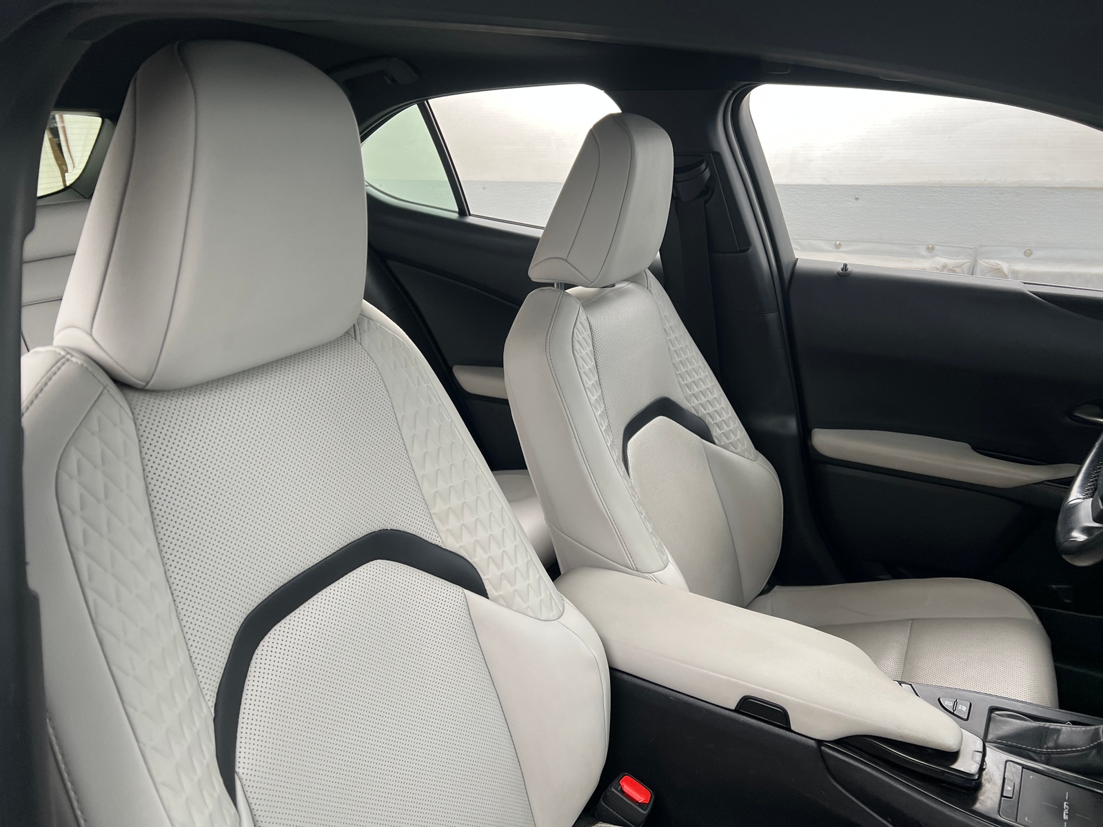 Thumbnail: 2019 Lexus UX - 2