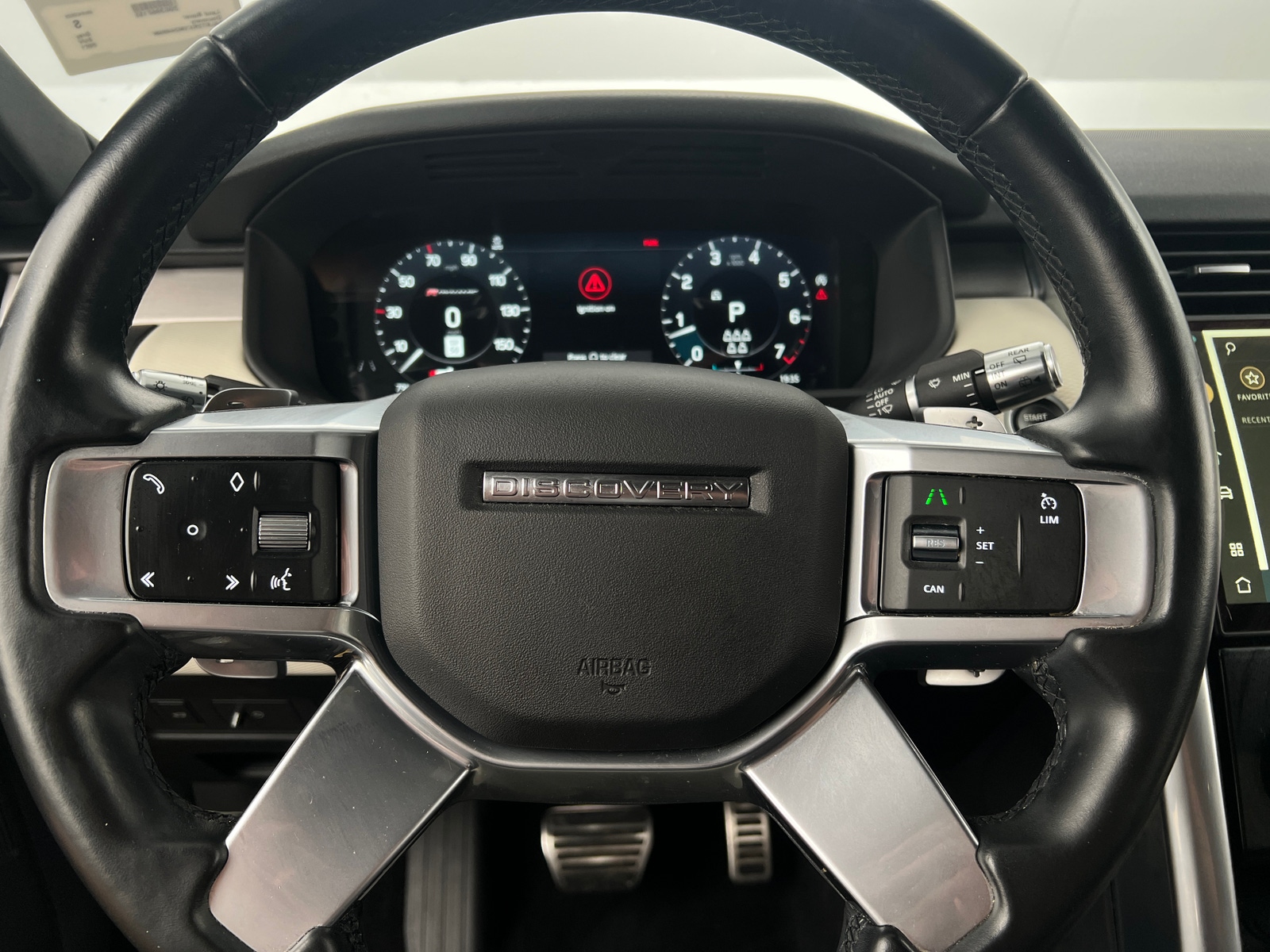 Thumbnail: 2021 Land Rover Discovery - 4