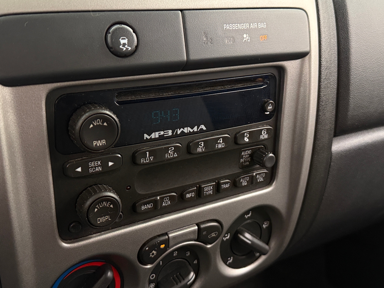Thumbnail: 2011 Chevrolet Colorado - 4