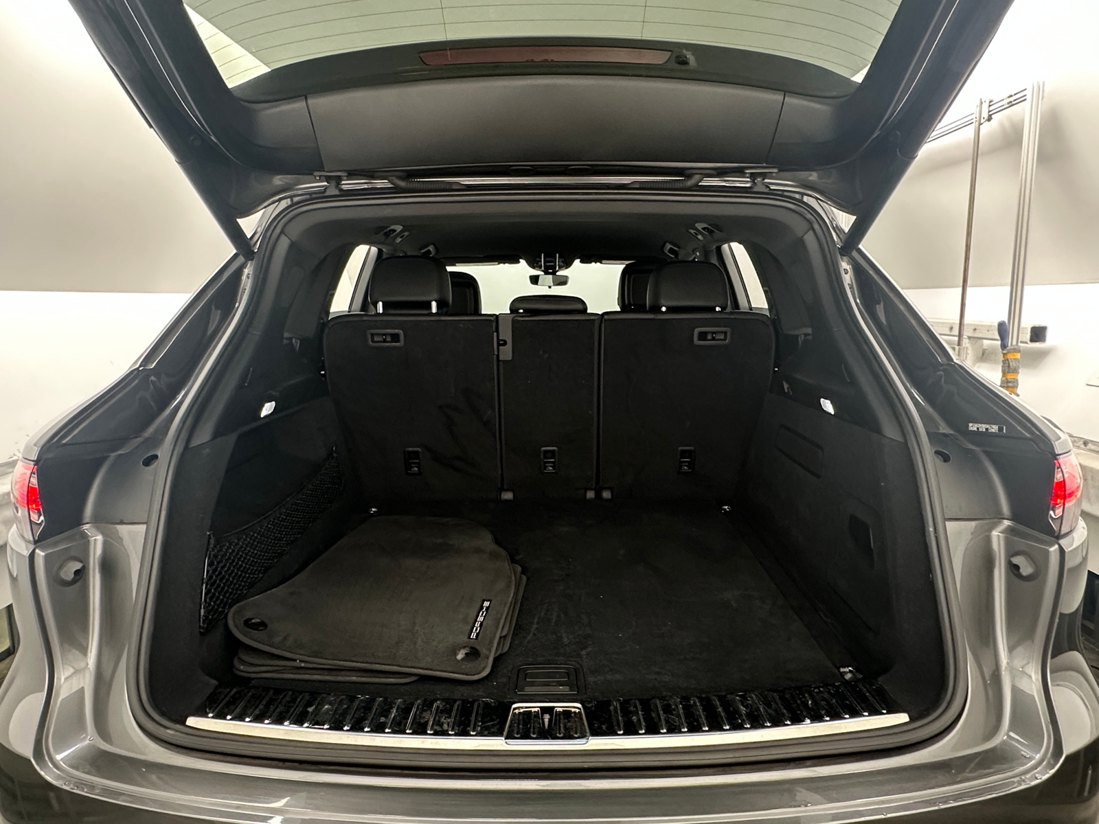 Thumbnail: 2019 Porsche Cayenne - 6