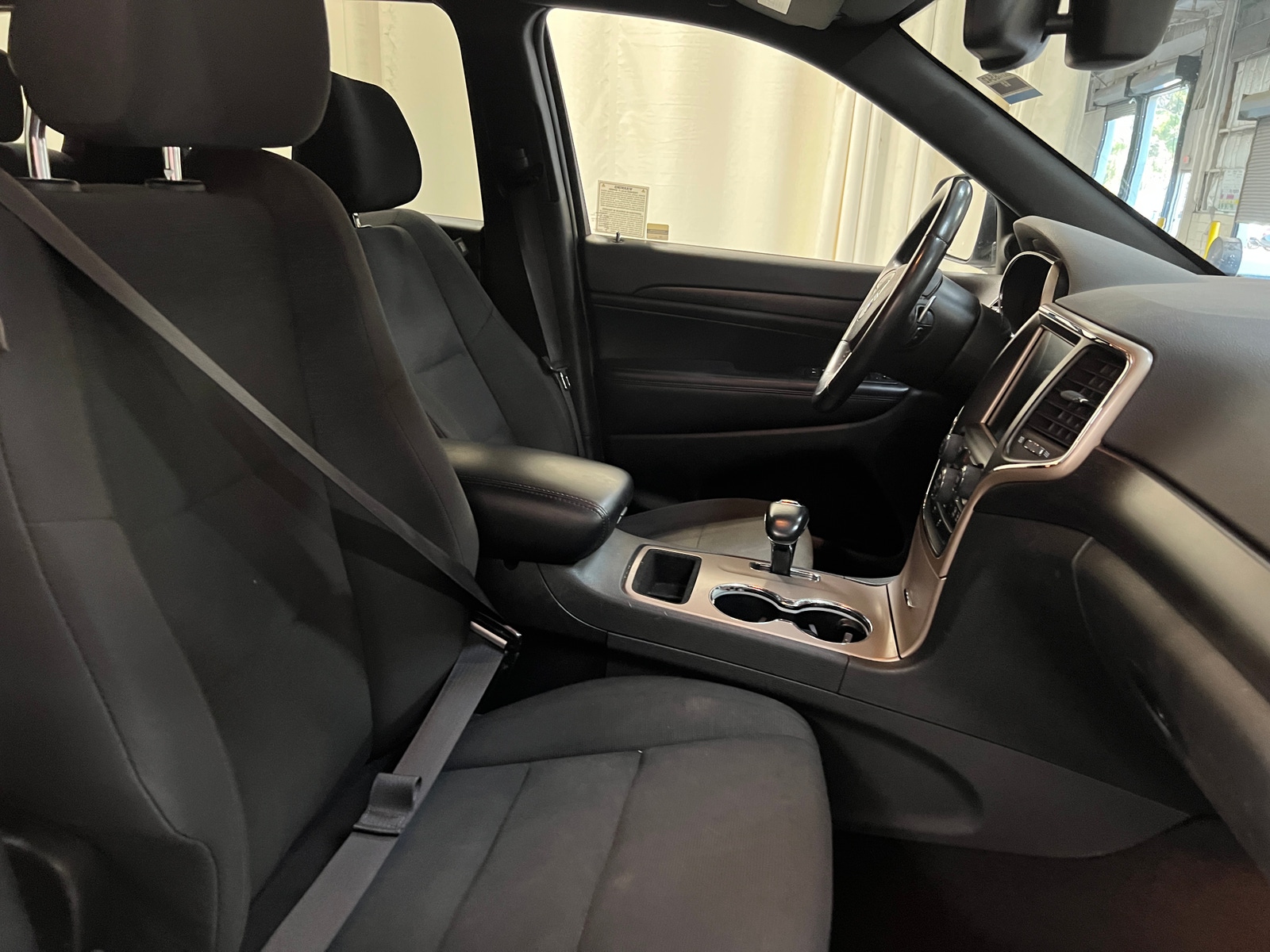 Thumbnail: 2015 Jeep Grand Cherokee - 2
