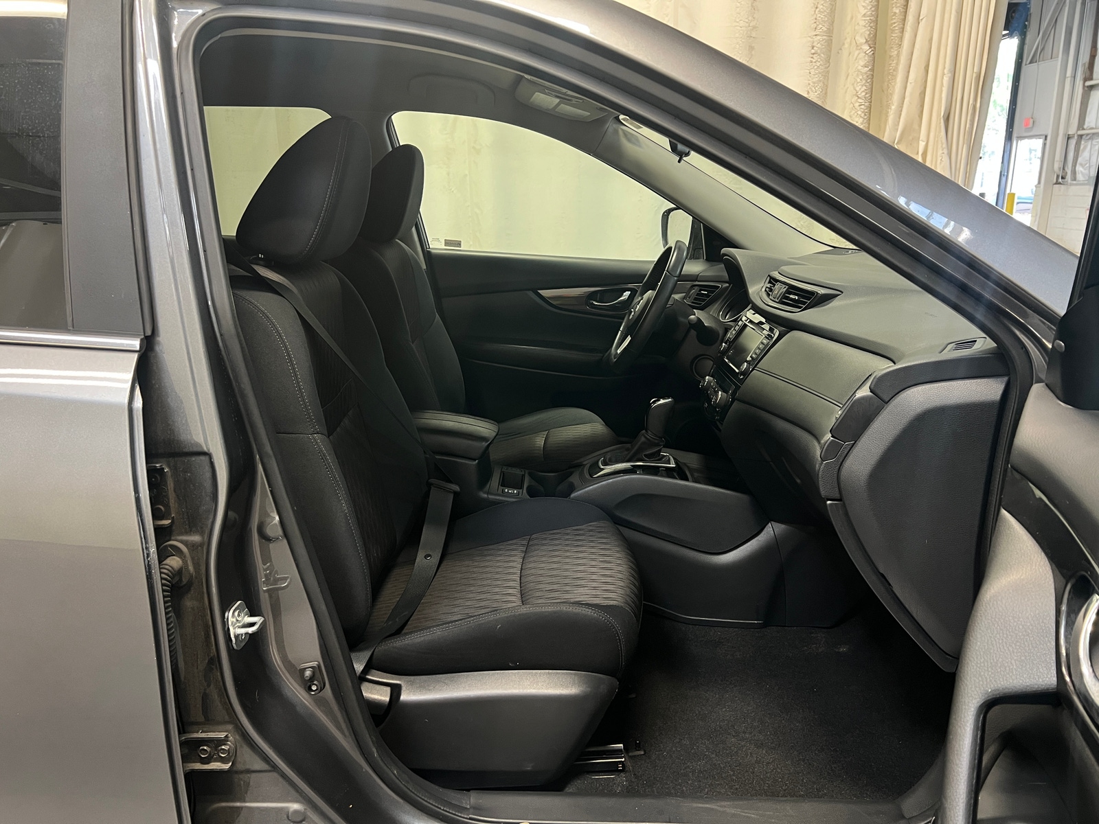 Thumbnail: 2018 Nissan Rogue - 2
