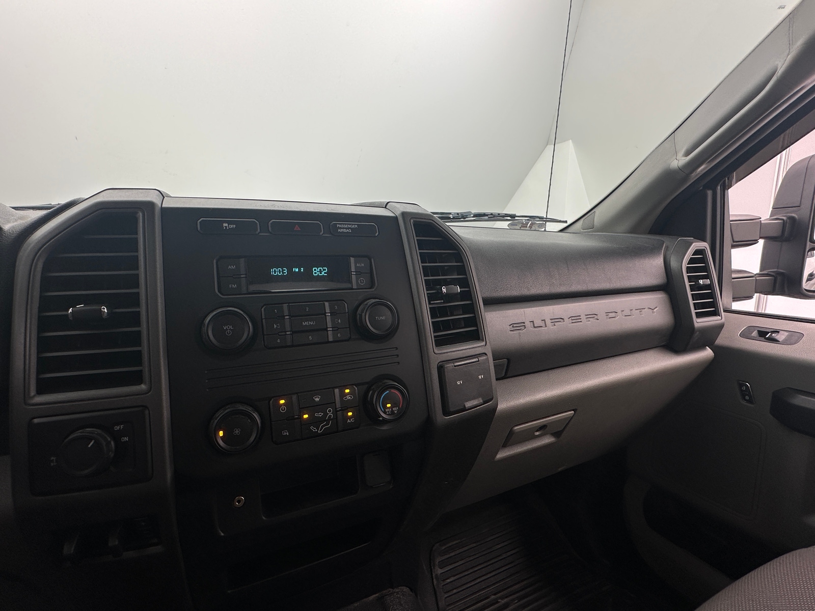 Thumbnail: 2019 Ford Econoline - 4