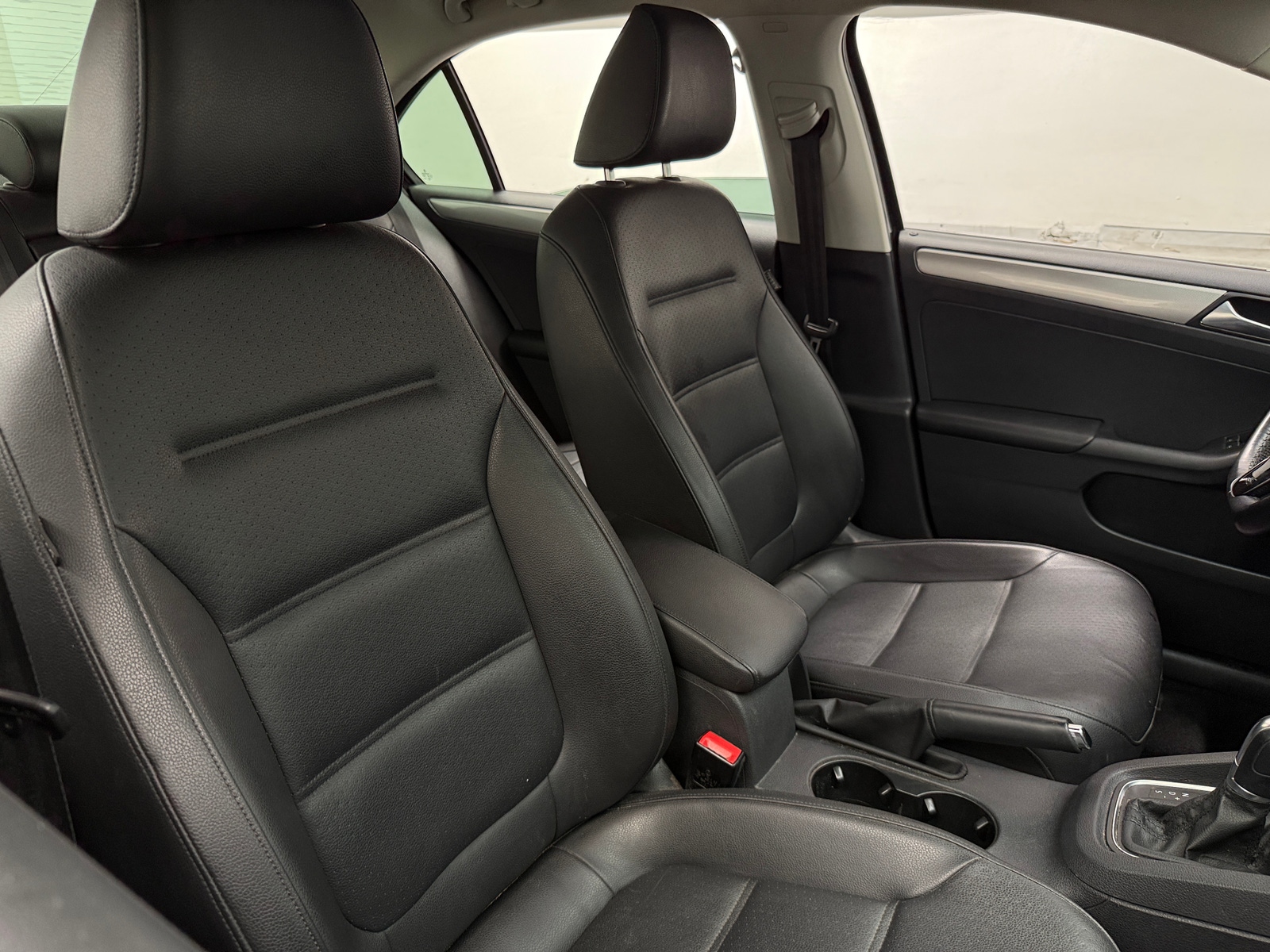 Thumbnail: 2015 Volkswagen Jetta - 2
