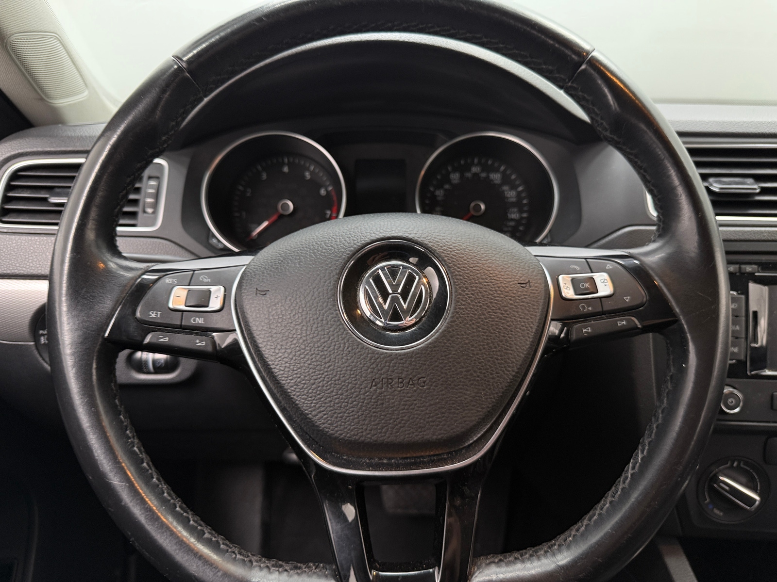Thumbnail: 2015 Volkswagen Jetta - 5