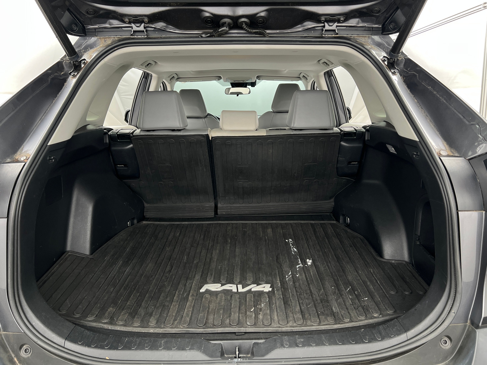 Thumbnail: 2021 Toyota RAV4 - 6