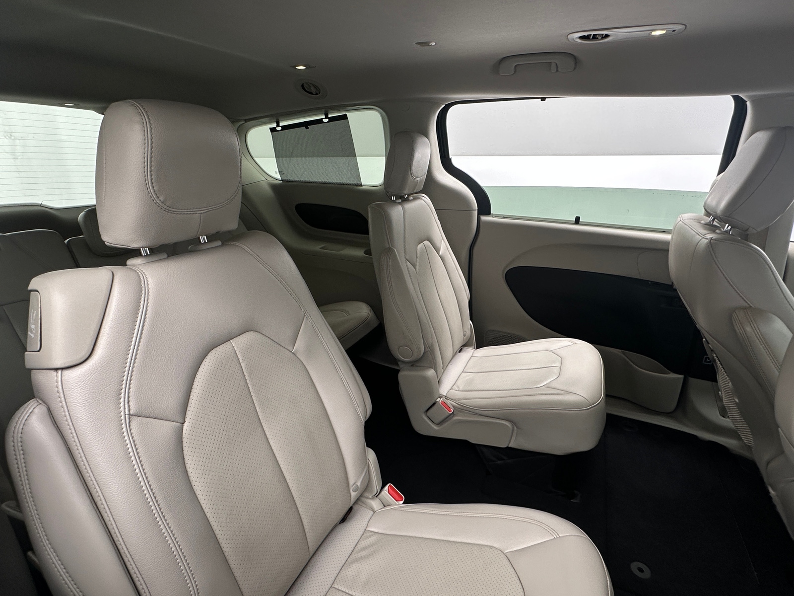 Thumbnail: 2021 Chrysler Pacifica - 5