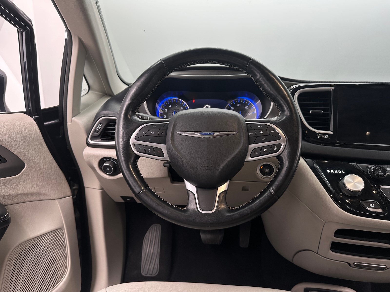 Thumbnail: 2021 Chrysler Pacifica - 4