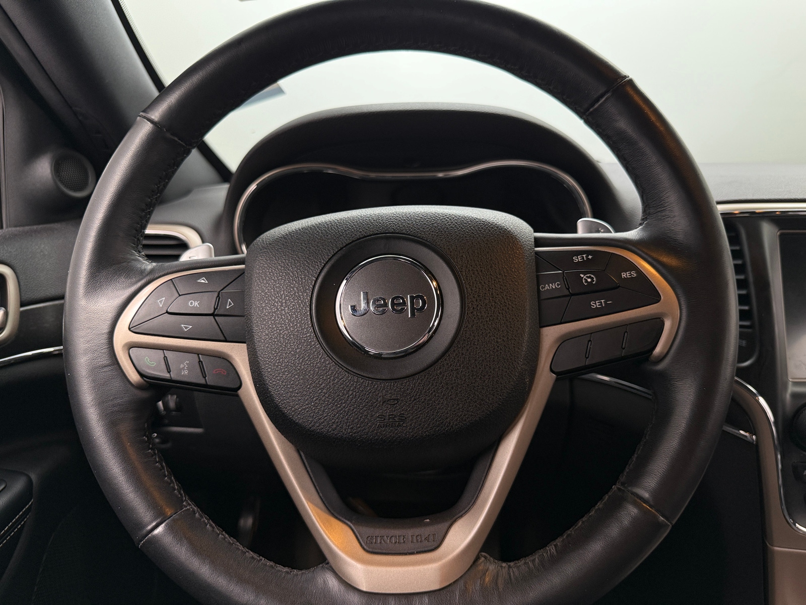 Thumbnail: 2015 Jeep Grand Cherokee - 4