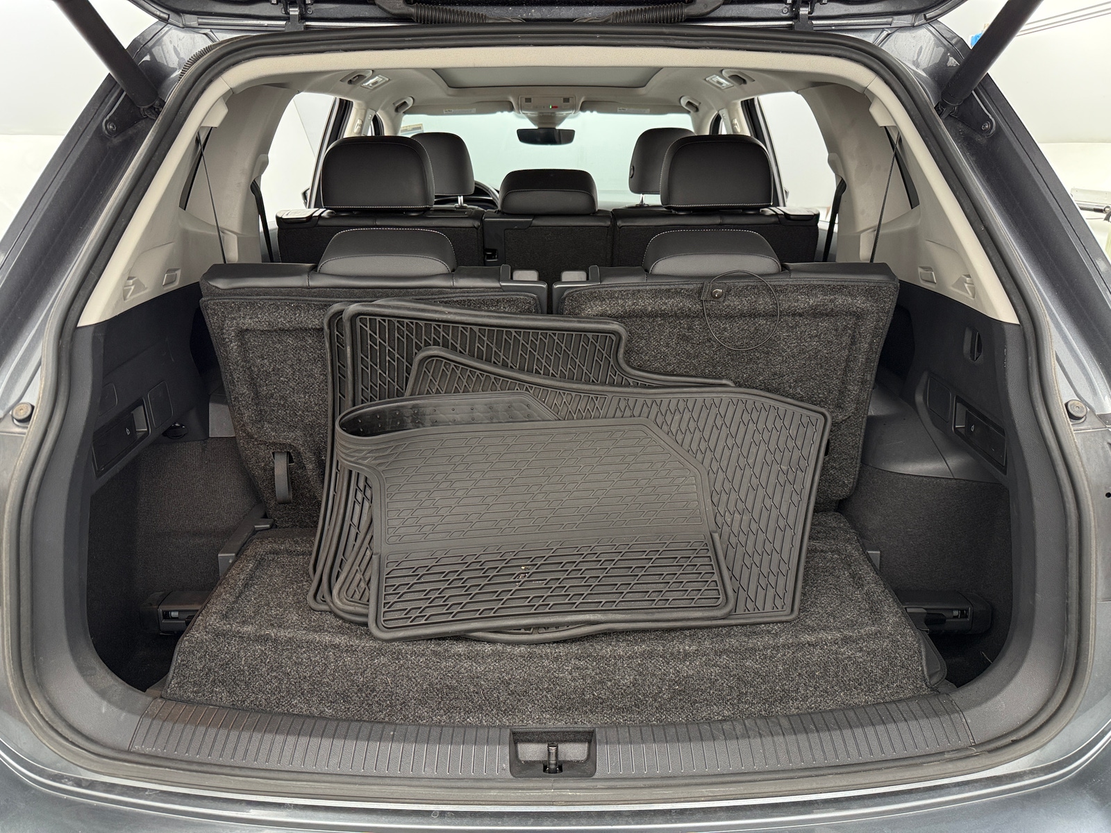 Thumbnail: 2021 Volkswagen Tiguan - 6